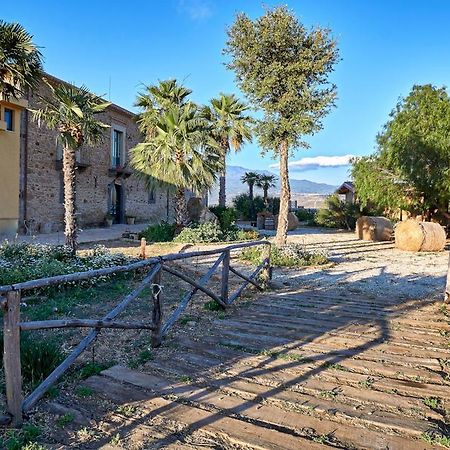 Agriturismo Conte Ruggero Villa Centuripe Екстериор снимка