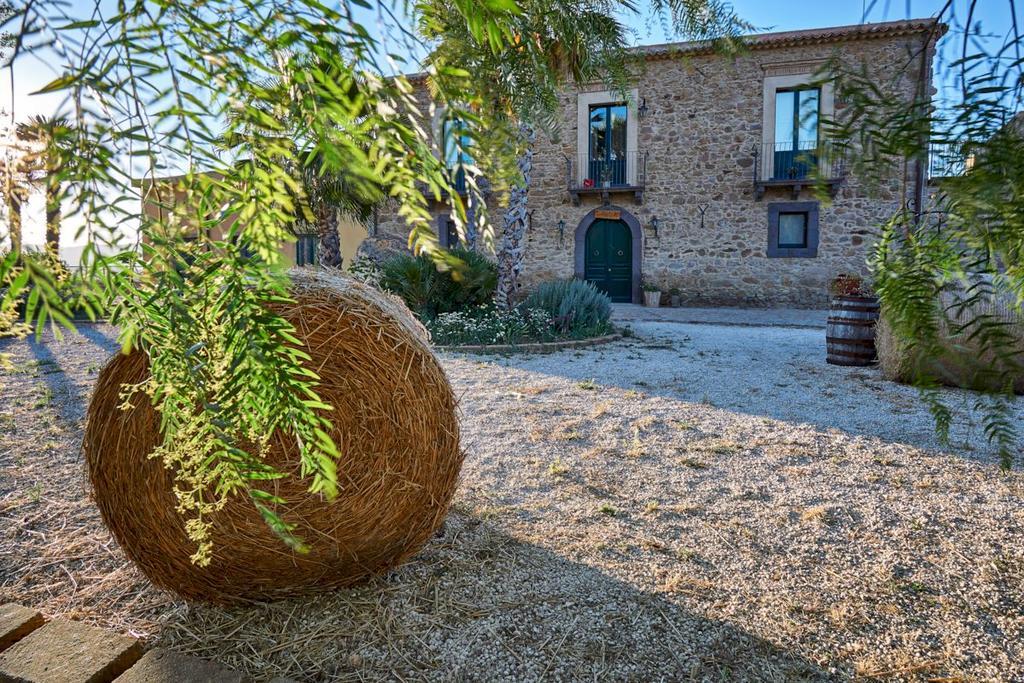 Agriturismo Conte Ruggero Villa Centuripe Екстериор снимка