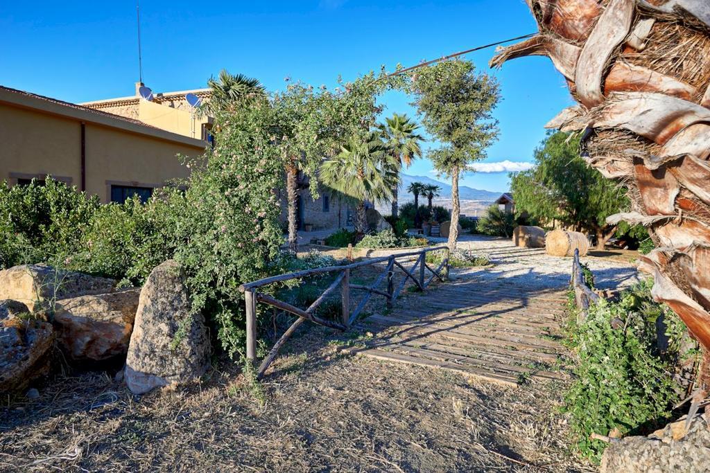 Agriturismo Conte Ruggero Villa Centuripe Екстериор снимка