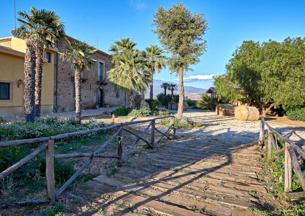 Agriturismo Conte Ruggero Villa Centuripe Екстериор снимка