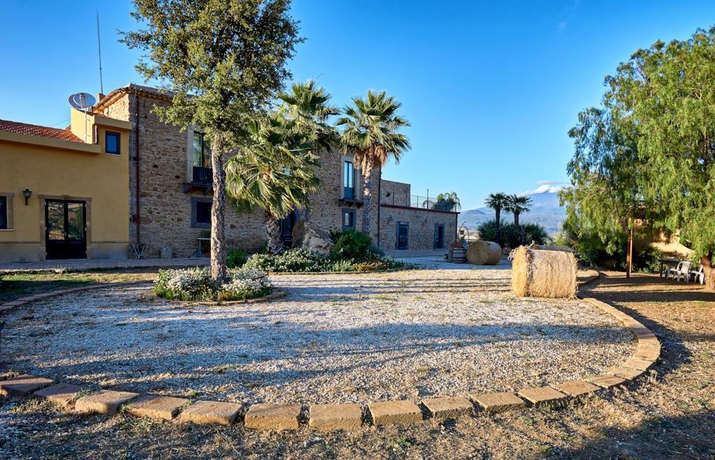 Agriturismo Conte Ruggero Villa Centuripe Екстериор снимка